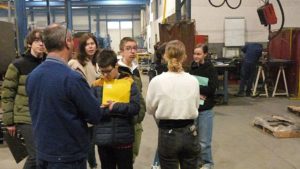 Des collégiens en visite dans les ateliers de Servi-Loire à Ancenis pour découvrir les métiers de l'industrie